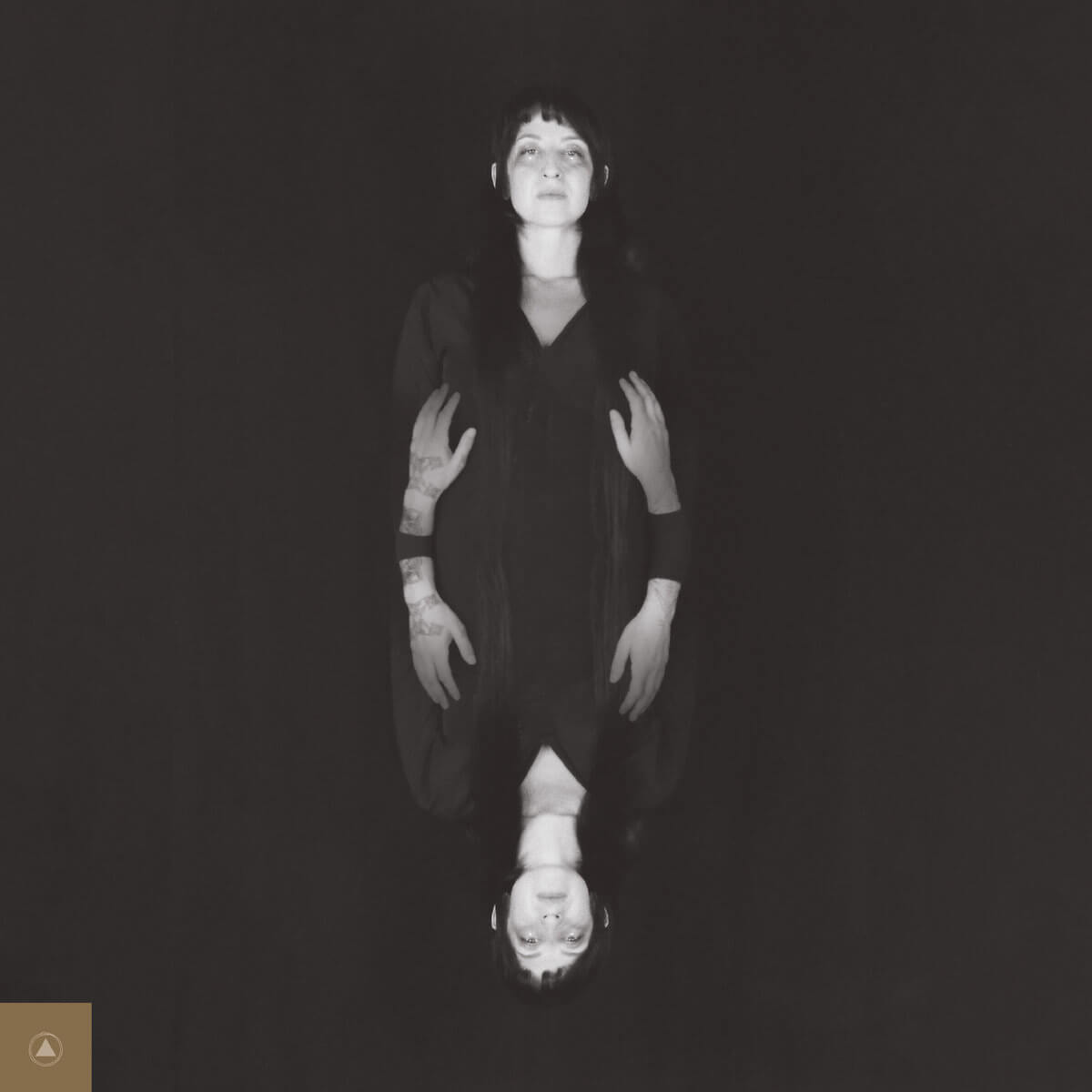 HARD EARTHED WOMAN - ORA COGAN